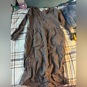 SOLD ❌ Women’s size small linen midi dress